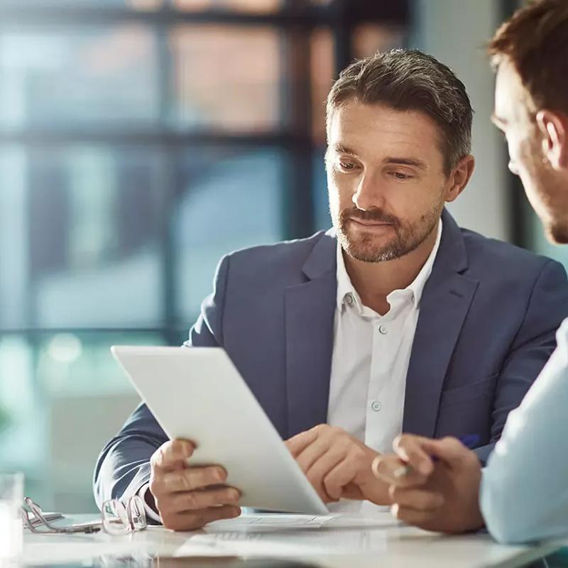 split generalist into hunter farmer blog header xactly